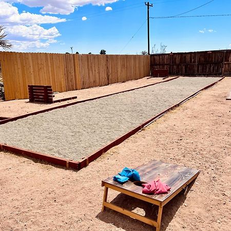 Private Jt Cabin - Ev L2 Station, Hammocks, Fire Pit, Bbq, Bocce Ball, Cornhole Yucca Valley Eksteriør billede