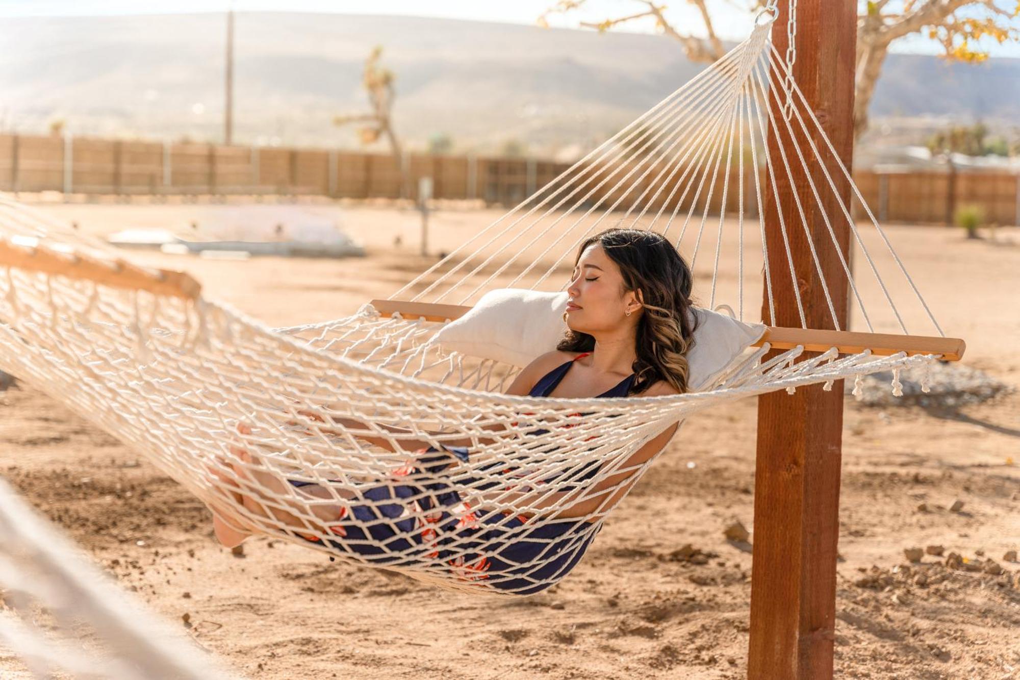 Private Jt Cabin - Ev L2 Station, Hammocks, Fire Pit, Bbq, Bocce Ball, Cornhole Yucca Valley Eksteriør billede