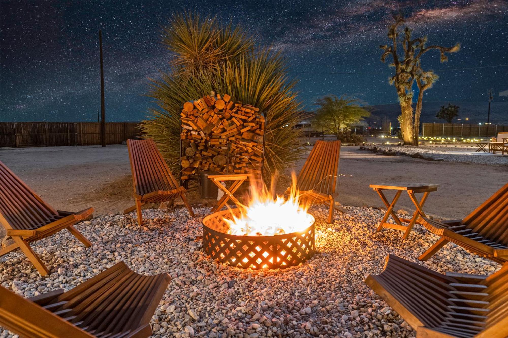 Private Jt Cabin - Ev L2 Station, Hammocks, Fire Pit, Bbq, Bocce Ball, Cornhole Yucca Valley Eksteriør billede