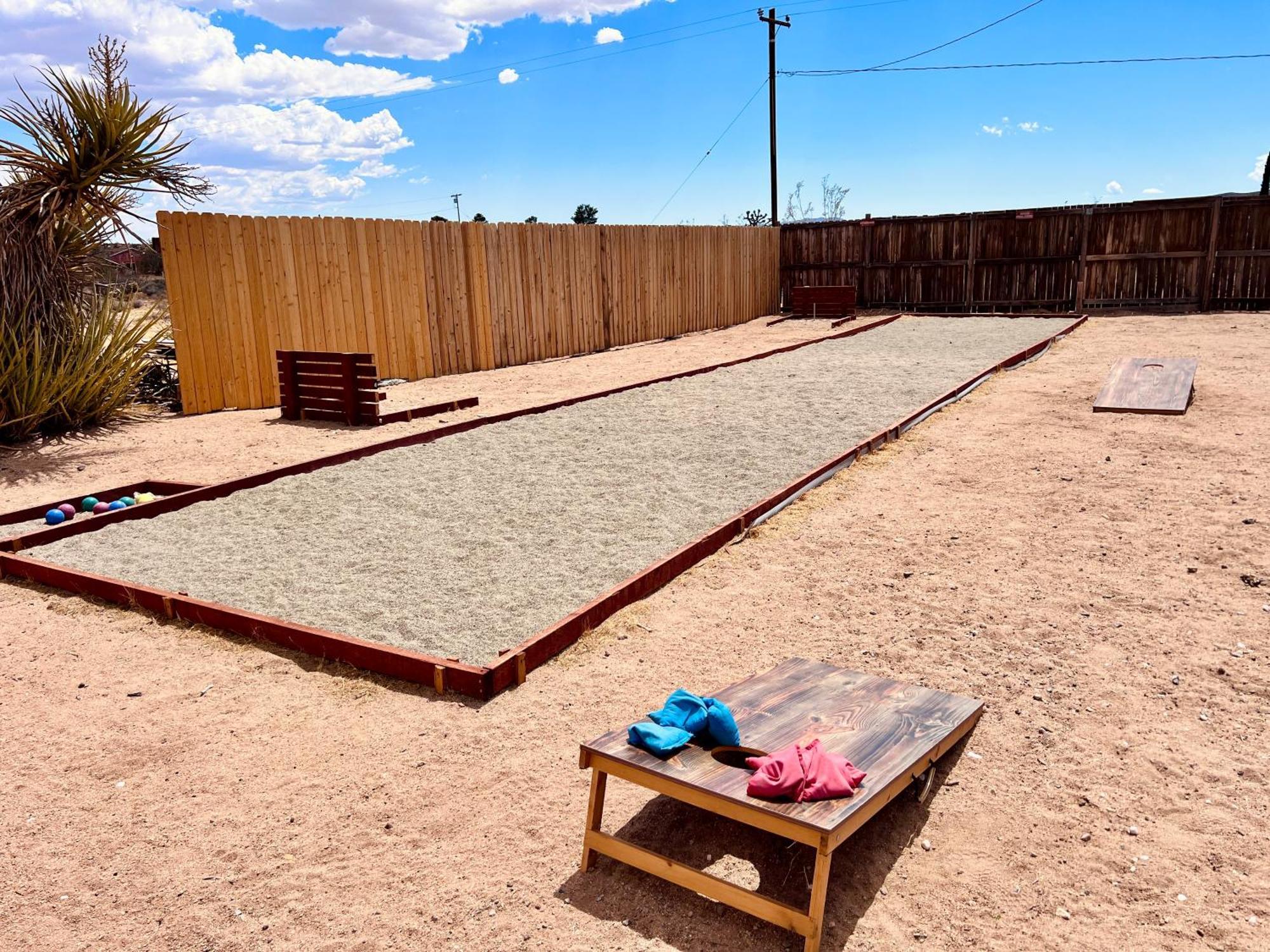 Private Jt Cabin - Ev L2 Station, Hammocks, Fire Pit, Bbq, Bocce Ball, Cornhole Yucca Valley Eksteriør billede
